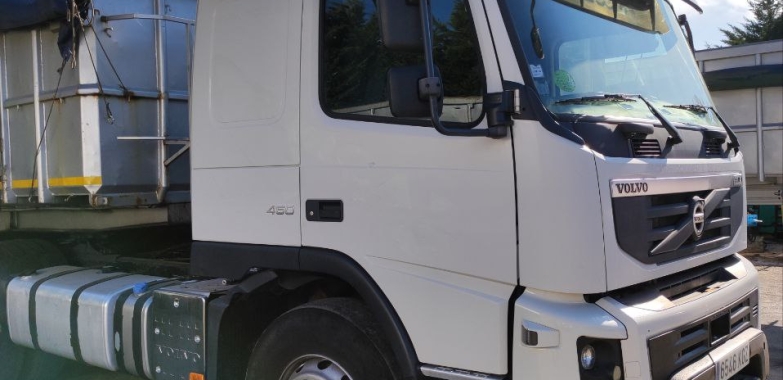 En venta cabeza tractora VOLVO FMX 450