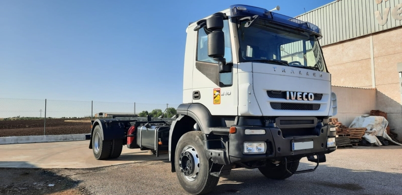 IVECO TRAKKER 310