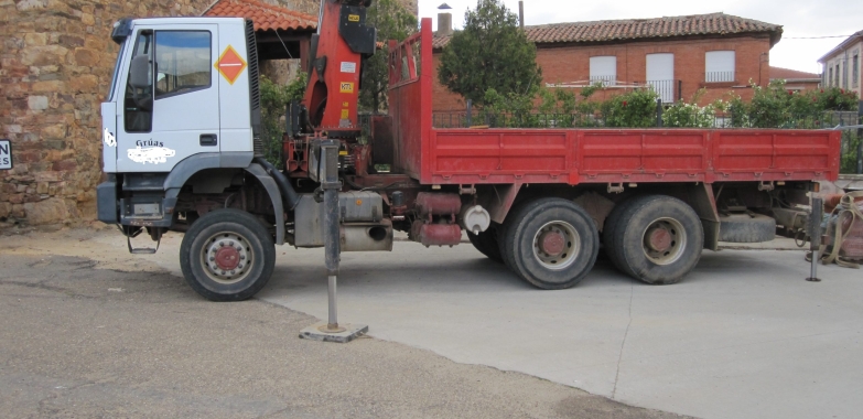 CAMION IVECO CON GRUA PALFINGER MP-380