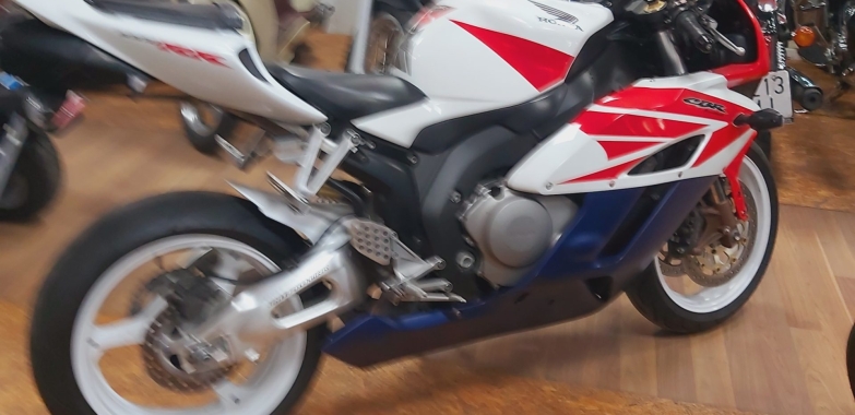 HONDA CBR 1000RR