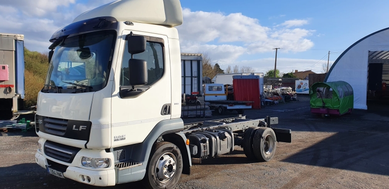 CAMION DOS EJES RIGIDO DAF