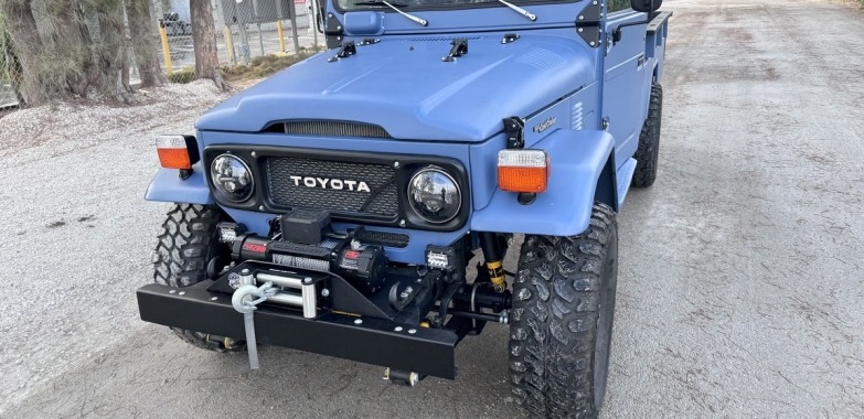 Toyota FJ45 Land Cruiser 4×4 Toyota FJ45 Land Cruiser 4×4