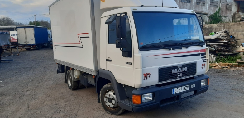 CAMION RIGIDO DOS EJES CAJON PAQUETERO MAN
