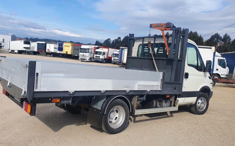 Camion Rigido Dos Ejes 3500 Con Grua Iveco Plusanuncios