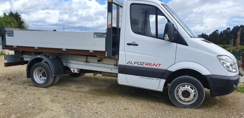 CAMION DOS EJES BASCULANTE 3500 MERCEDES BENZ