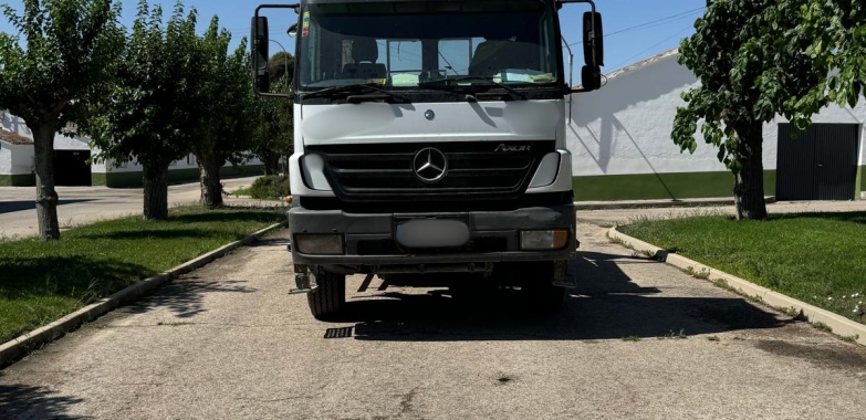 CAMION PORTACONTENEDORES MERCEDES AXOR 1828 – Ref.240723