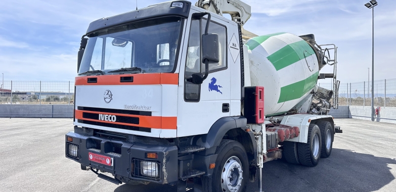 HORMIGONERA IVECO + AUTOBOMBA SEBHSA DE 16 METROS