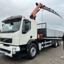 VOLVO CAJA FIJA CON GRÚA PK 7 PROLONGAS Y RADIÓ MANDO