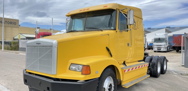 TRACTORA VOLVO AMERICANO MOTOR DETROIT SERIE 60 AÑO 1992