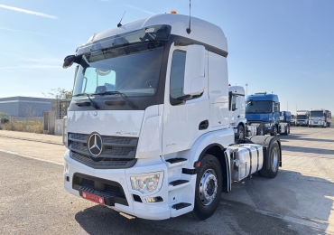TRACTORA MERCEDES ACTROS CON EQUIPO HIDRÁULICO
