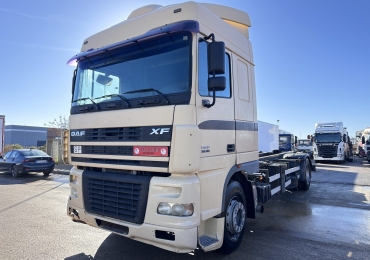 CAMIÓN DAF XF95 380 AÑO 2006 €3 CAMBIO MANUAL + RETARDER