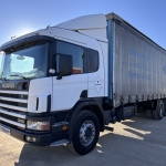 CAMIÓN SCANIA 114G 340 CV CAJA TAULINER DE 9 METROS MÁS TRAMPILLA ELEVADORA