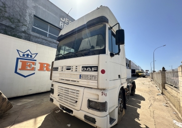 TRACTORA DAF XF95 480 €2 MANUAL CON EQUIPO HIDRÁULICO