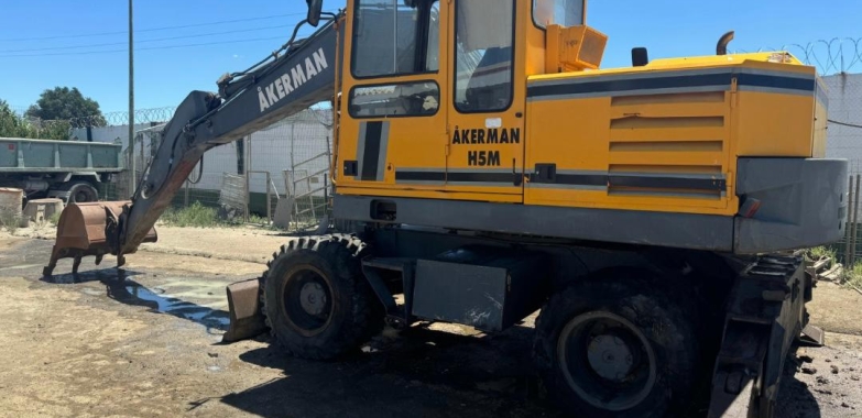 MAQUINA EXCAVADORA AKERMAN H5M – Ref.240613