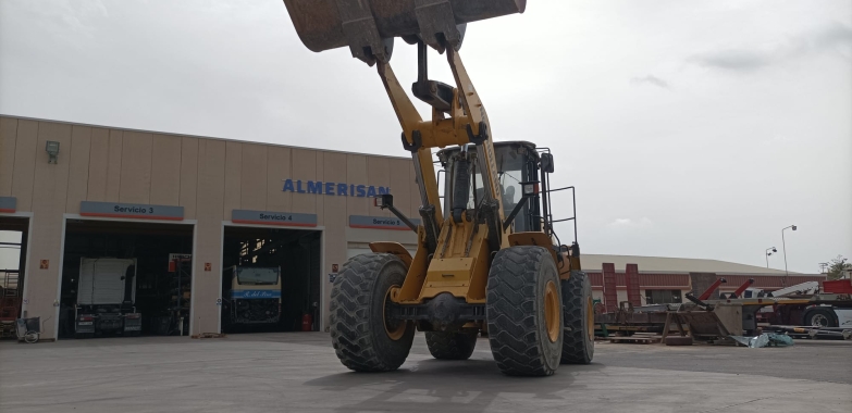 New Holland W270B