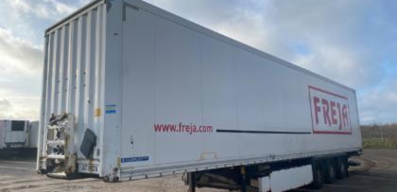 Cajón paquetero, Krone, 2014