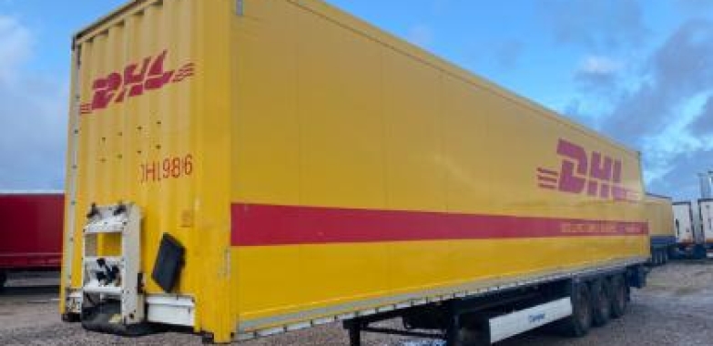 Cajón paquetero, Krone, 2015